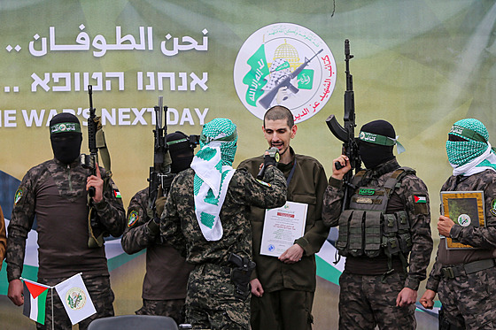 Palestinské teroristické hnutí Hamás v sobotu dopoledne pedalo ti izraelské...