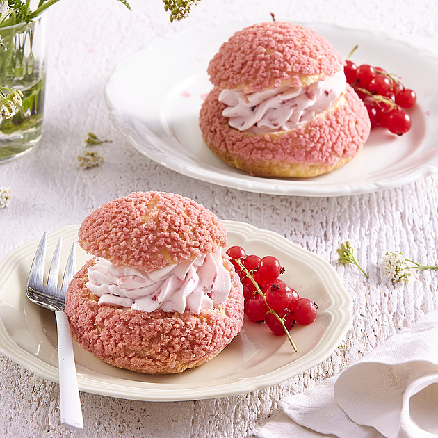 Rybízové choux au craquelin