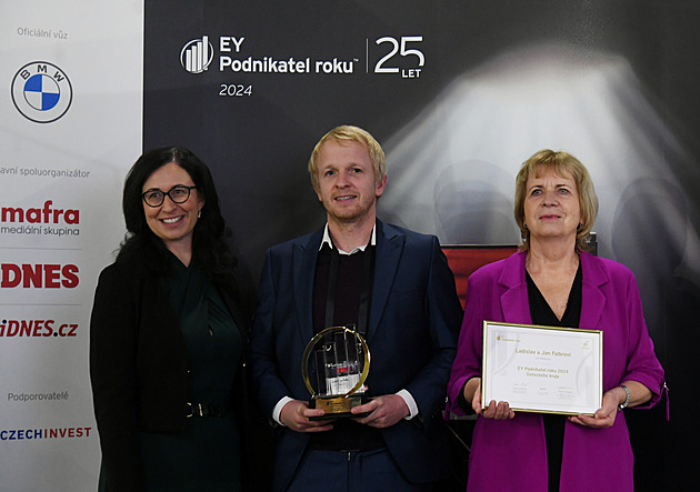 Ústí nad Labem, 6.2. 2025, Podnitel roku Ústeckého kraje. Zleva Martina...