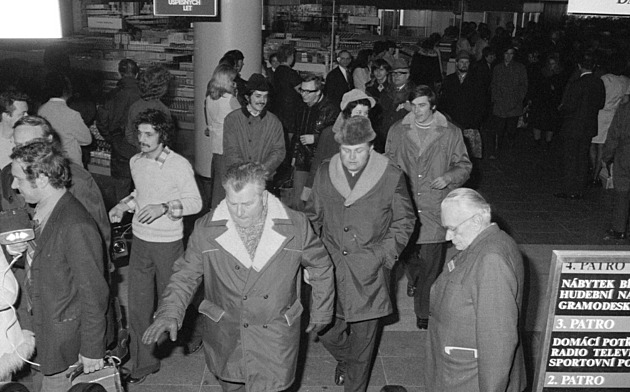 Obchodní dům Kotva přivítal první zákazníky před 51 lety