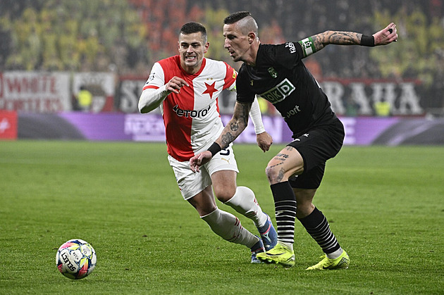 ONLINE: Karviná - Slavia 0:1, rychle se trefil Kušej, hosté mají i další šance