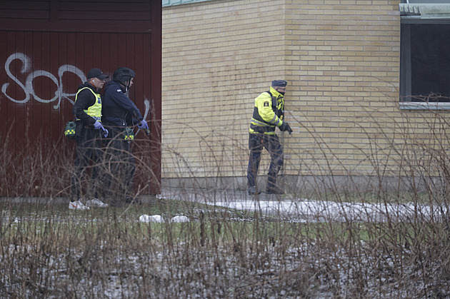 Po střelbě ve Švédsku je pět zraněných. Nebezpečí stále trvá, varuje policie