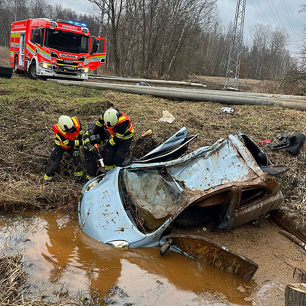 U Mydlovar na �eskobud�jovicku se stala tragická nehoda. �idi� tam ze zatím...