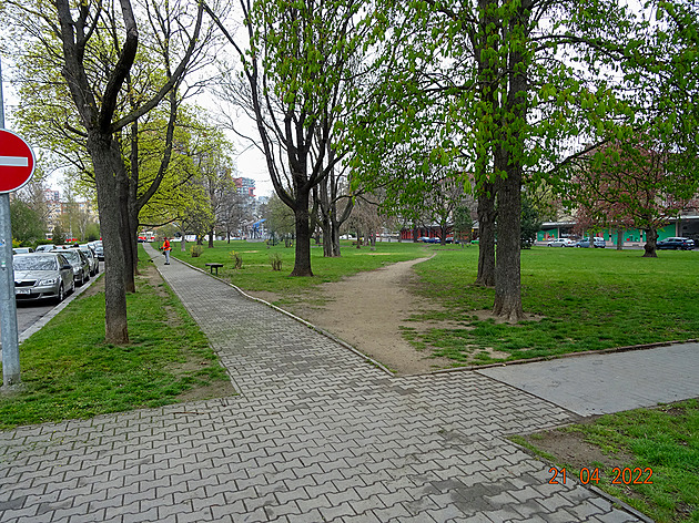 Park Na Solidaritě v Praze se konečně dočkal důkladné obnovy. I díky místním