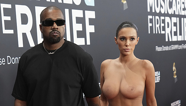 Kanye West používá manželku jako lep na mouchy. Ať se příště svlékne sám