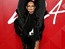 Módní návrháka Michele Lamy na svých extravagantních outfitech postavila...