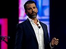 Donald Trump Jr. vystupuje na konferenci AmericaFest 2024 v Phoenixu