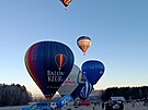 Nebe na Kej�lic� obsadily horkovzdu�n� bal�ny