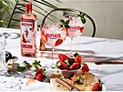 Beefeater Pink & Tonic  je lehký, osv�ující a plný p�íjemných ovocných tón�,...