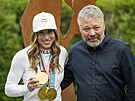 Ester Ledecká s trenérem Tomá�em Bankem.