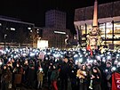 V n�meckých m�stech demonstrovaly desítky tisíc lidí proti konzervativní unii...