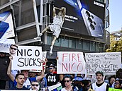 Protest fanouk Dallas Mavericks.