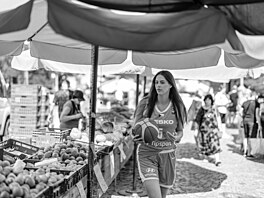 Basketbalová reprezentantka Natálie Stoupalová na Zelném trhu v centru Brna pi...