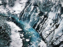 Shirahige si p�ezdívku �Vodopády b�lovousých brad� vyslou�ily práv� kv�li tomu,...