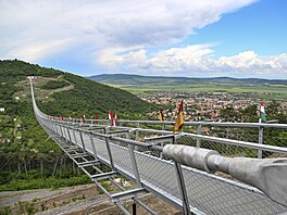 Náklady na stavbu mostu byly odhadovány na �est a p�l milionu eur, nakonec se...