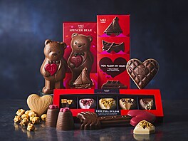 Oslavte nejromanti�t�j�í den v roce s valentýnskou �okoládovou kolekcí od M&S....