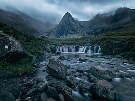 �Fairy pools� na skotském ostrov� Skye poblí� Glen Brittle jsou k�i��álov�...
