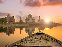 Tád� Mahal v indické Ag�e je jedním z nejfotografovan�j�ích míst na sv�t�. Kdy�...