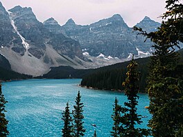 Národní park Banff v kanadských Skalnatých horách je známý pro svá ohromující...