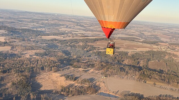 Balonov� ko� organiz�tora z�vodu Milo�e Kov��e v doprovodu pan� Kov��ov�