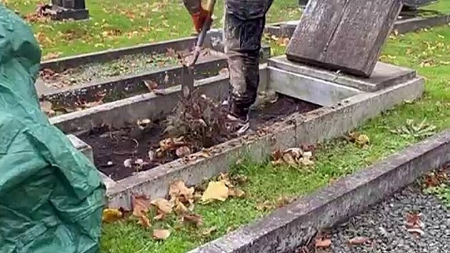 Renovace se prov�d� zgrunti.