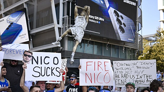 Protest fanou�k� Dallas Mavericks.