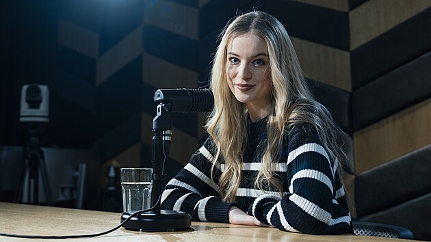 Hostem po�adu Rozst�el je here�ka a zp�va�ka Michaela Pech��kov�.