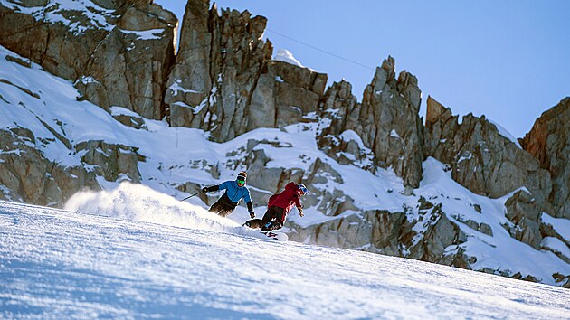 Ly�a�sk� are�l�Pontedilegno - Tonale�m� v�ce ne� �ty�icet sjezdovek v�celkov� d�lce p�es sto kilometr�.