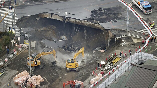 Propad v silnici ve mst Jaio nedaleko Tokia (3. nora 2025)