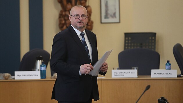 Starosta Bohumna na Karvinsku Petr Vcha (vlevo) odstoupil po ticeti letech ve funkci. (3. nora 2025)