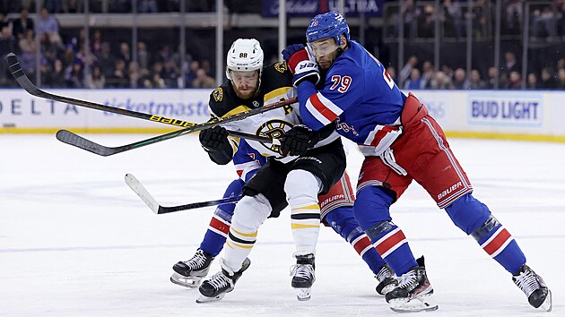 David Pastr��k se p�etla�uje s K'Andrem Millerem.