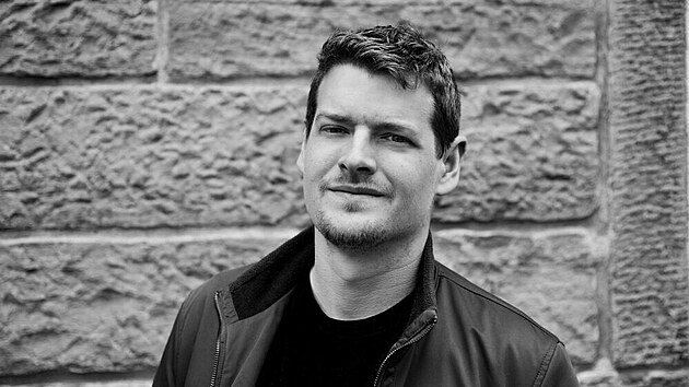 spisovatel Nicholas Binge