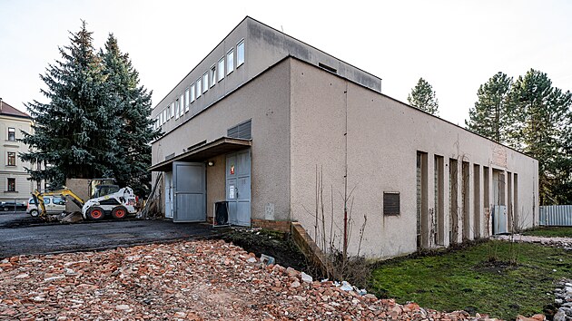 Star� v�m�n�k tepla v are�lu n�kdej��ho �stavu hluchon�m�ch v Hradci Kr�lov� se prom�n� v j�delnu pro t�i st�edn� �koly.