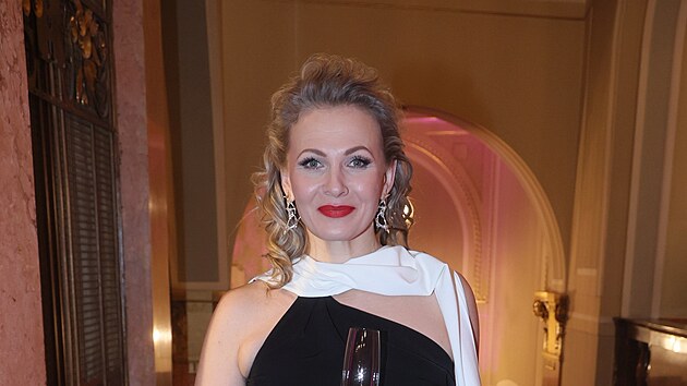 Michaela Badinkov� na �esko-Slovensk�m plese v Obecn�m dom� (1. �nora 2025)