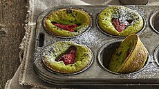 Matcha muffiny s jahodami a kef�rem