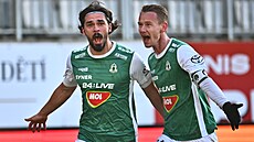 Jablonecký Jakub Martinec (vlevo) se raduje s Janem Chramostou z gólu proti...