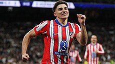 Julián Álvarez z Atlétika Madrid se raduje z prom�n�né penalty.