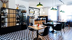 Restaurace Lidový d�m Dolní Dobrou� po rekonstrukci prokoukla. (6. února 2025)