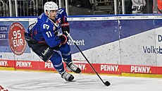 Kristian Reichel v akci v dresu Mannheimu.