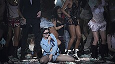 Charli XCX na pedávání cen Grammy, 2. února 2025, Los Angeles