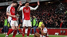 Myles Lewis-Skelly z Arsenalu si po gólu proti Manchesteru City drze vyp�j�il...