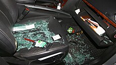 Následky poínání sériového vykrádae automobil v Ostrav (7. února 2025)