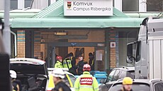 �védská policie zasahuje na míst� útoku ve �kole v Örebro. (4. února 2025)
