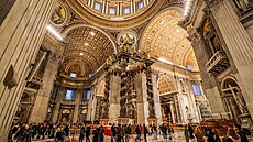 Velikost a nádhera interiér� baziliky sv. Petra �lov�ku vyrazí dech. A� u� je...