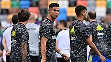 Cristiano Ronaldo (uprost�ed) na tréninku Juventusu.