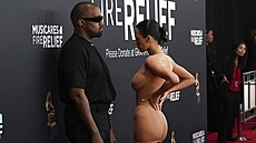 Kanye West a Bianca Censori na cenách Grammy v Los Angeles (2. února 2025)