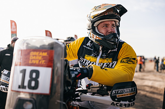 �eský motokrosa� Jan Brabec b�hem Dakar Rally 2025. Slavnou rally ozna�il za...