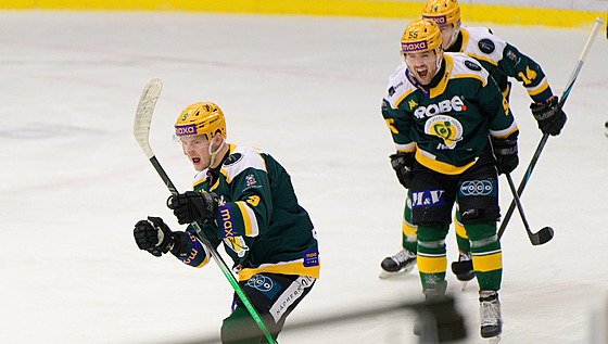 Radost vsetínských hrá�� po gólu proti Zlínu.