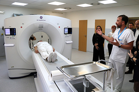 Prezentace nového CT pístroje Revolution Ascend výrobce GE HealthCare v...