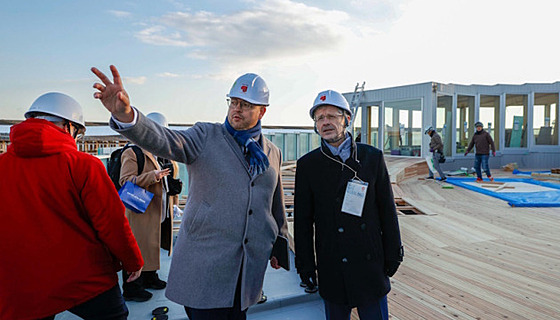 P�edseda Senátu Milo� Vystr�il absolvoval spole�n� s generálním komisa�em �eské...